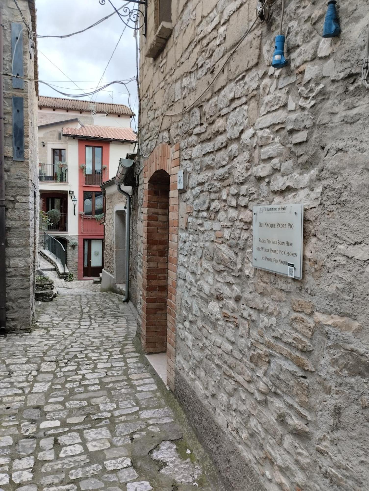 Dimora Forgione B&B - Pietrelcina Exterior photo