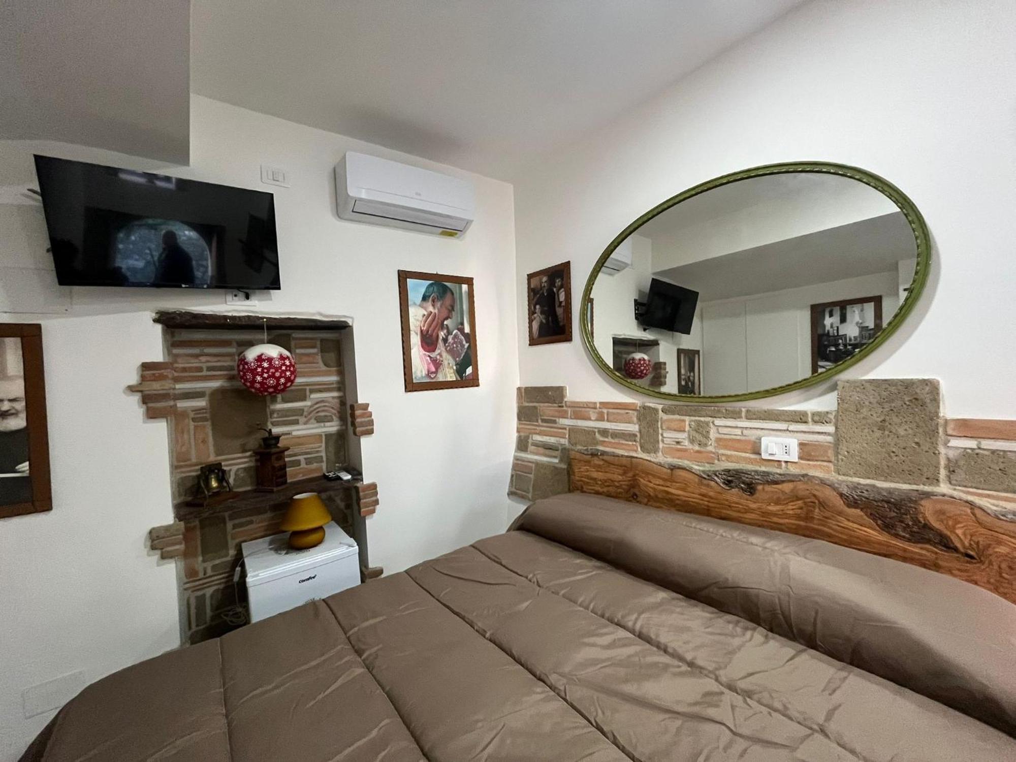 Dimora Forgione B&B - Pietrelcina Exterior photo